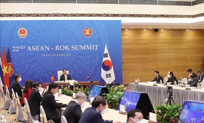 Премьер-министр Фам Минь Тинь принял участие в саммите АСЕАН-Республика Корея - ảnh 1