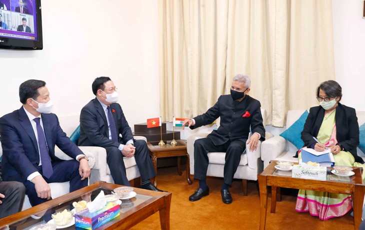 Председатель Нацсобрания Выонг Динь Хюэ принял министра иностраных дел Индии Джайшанкара - ảnh 1