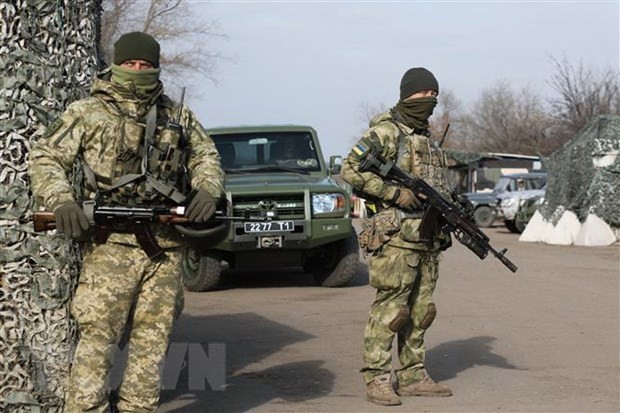 На востоке Украины прогремел мощный взрыв - ảnh 1
