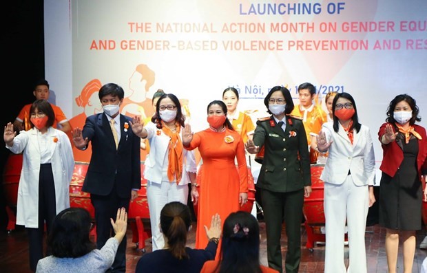 Усилия Вьетнама по содействию гендерному равенству в условиях пандемии COVID-19 - ảnh 1
