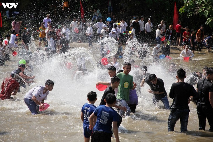 В провинции Лайтяу завершился крупнейший во Вьетнаме водный фестиваль  - ảnh 1