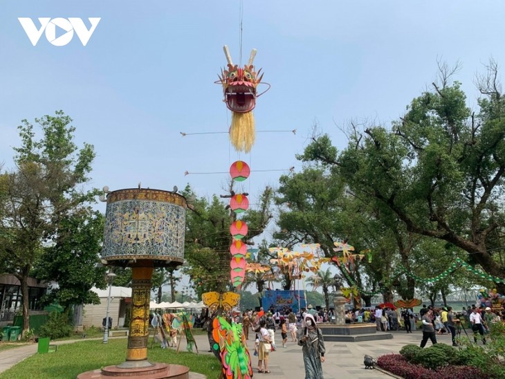 В Хюэ открылся Фестиваль воздушных змеев 2022  - ảnh 1