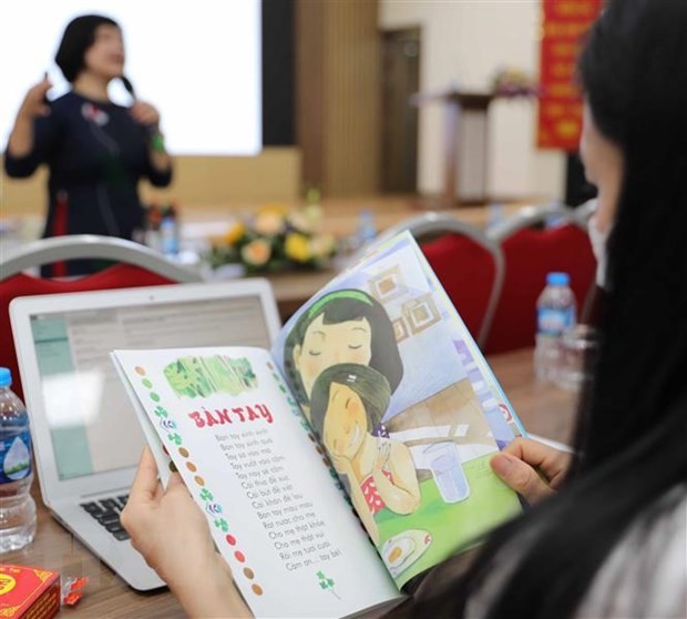 Прославление ценностей вьетнамского языка путём обучения родному языку вьетнамских детей за рубежом - ảnh 1