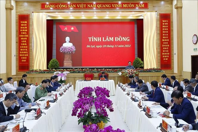 Премьер-министр Фам Минь Тинь: Необходимо превратить Ламдонг в один из локомотивов экономики плато Тэйнгуен и всей страны - ảnh 1