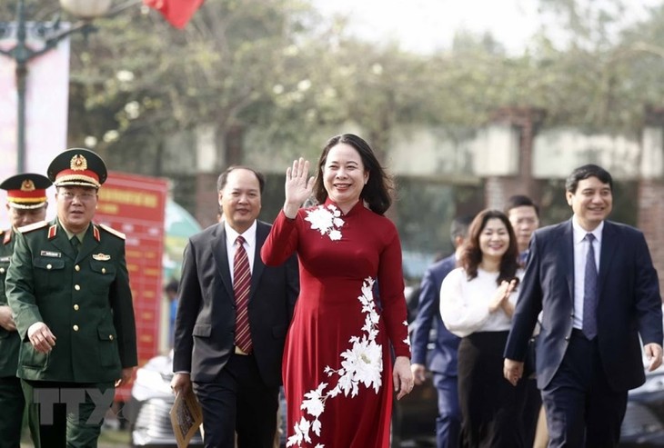 Врио президента Вьетнама приняла участие в празднике «Весна по всей стране» - ảnh 1