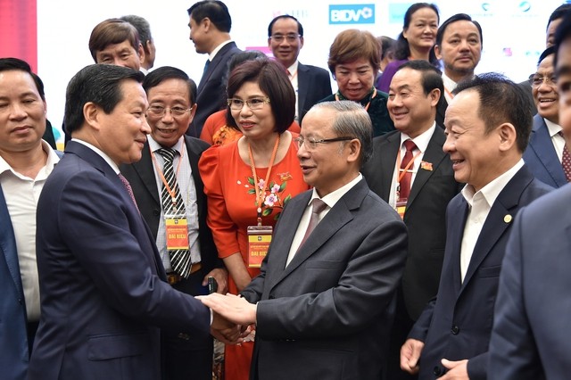 Вице-премьер Ле Минь Кхай: правительство оказывает содействие развитию бизнес-кругов  - ảnh 1