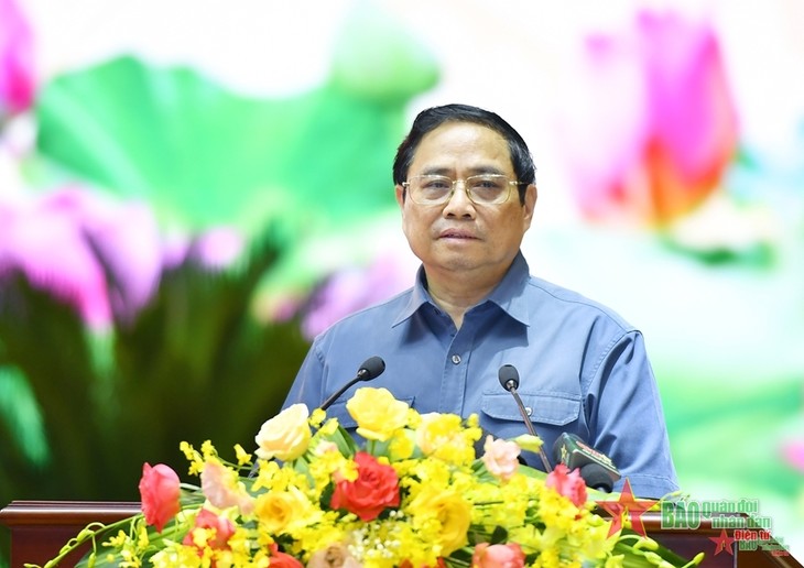 Премьер-министр Фам Минь Тинь: необходимо комплексно, всесторонне и эффективно осуществить международную интеграцию и оборонную дипломатию  - ảnh 1