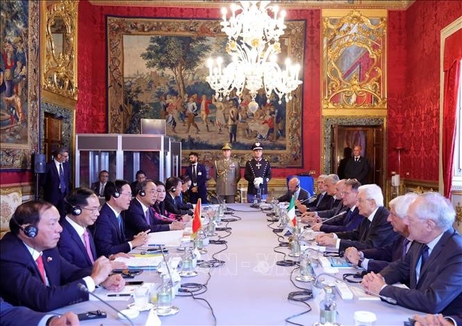 Итальянские СМИ: Визит президента Во Ван Тхыонг в Италию способствует укреплению двусторонних отношений  - ảnh 1