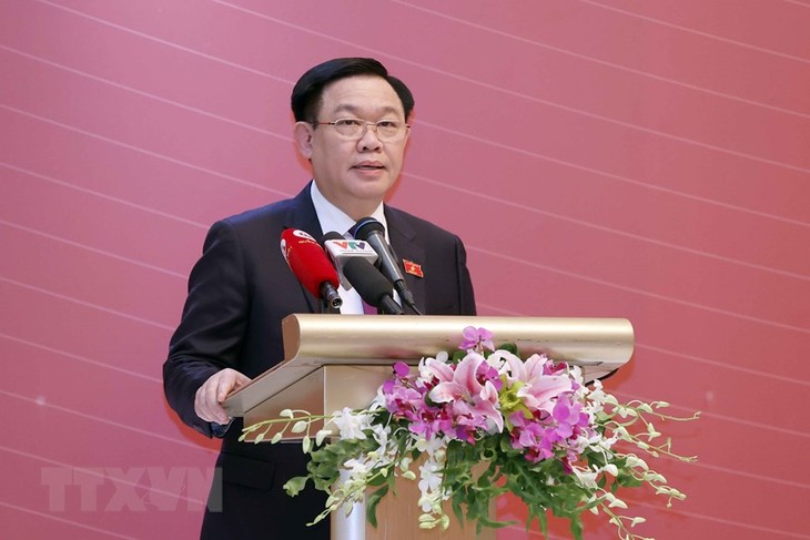 Председатель Нацсобрания Выонг Динь Хюэ принял участие в форуме внешней политики  ​ - ảnh 1