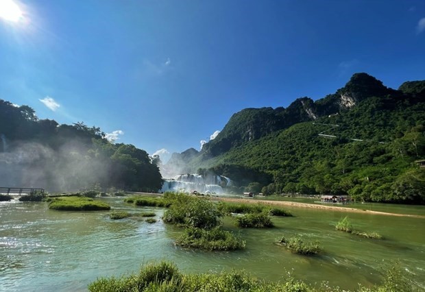 С 15 сентября Вьетнам и Китай совместно октроют водопад Банжок для туристов на экспериментальной основе - ảnh 1