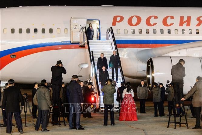 Делегация РФ прибудет в Пхеньян для участия в заседании межправительственной комиссии по торгово-экономическому и научно-техническому сотрудничеству - ảnh 1