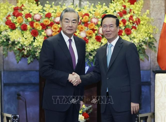 Вьетнам придаёт приоритетное значение развитию отношений с Китаем  - ảnh 1