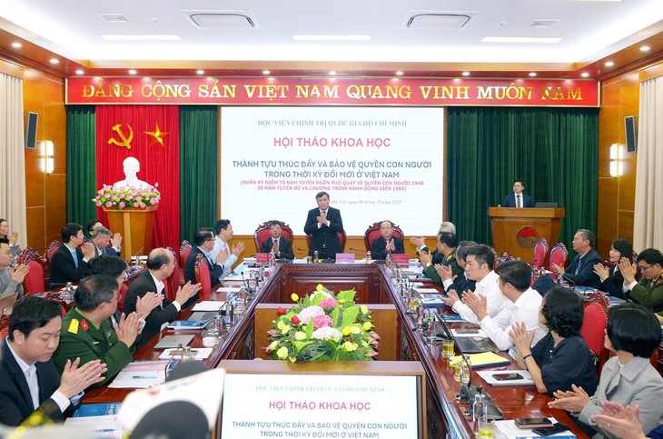 Усилия Вьетнама по содействию и защите прав человека в период обновления страны  - ảnh 1