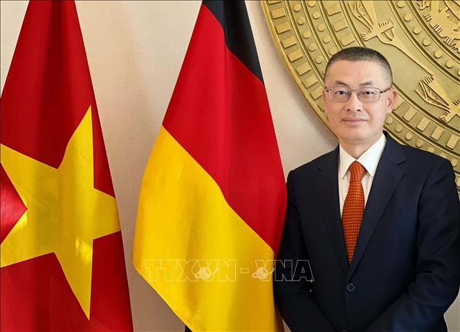 Посол Ву Куанг Минь: Отношения между Вьетнамом и Германией продолжают углубляться и развиваться в практическом направлении - ảnh 1