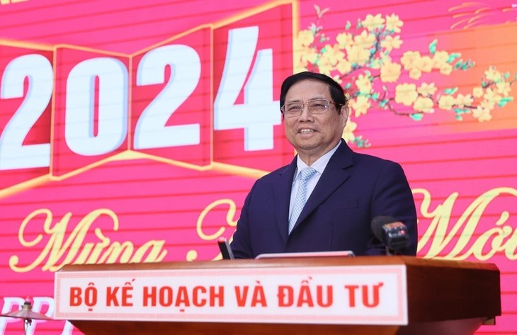 Премьер-министр Фам Минь Тинь: Давайте вместе с Вьетнамом действовать ради лучшего мира - ảnh 1
