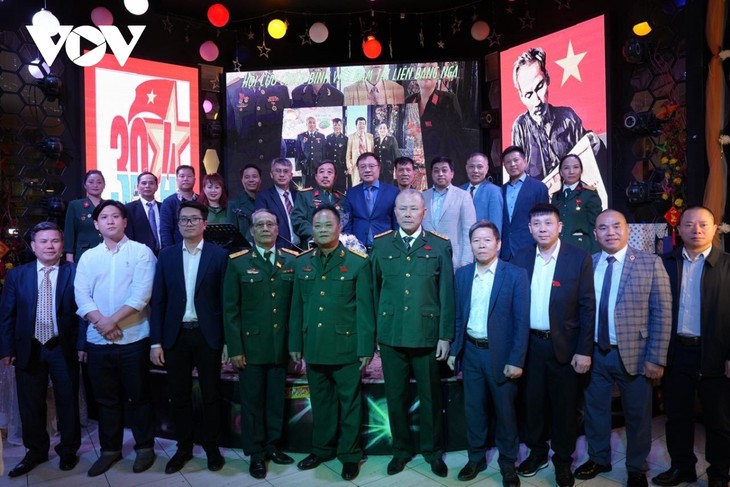 Общество вьетнамских ветеранов войны в РФ отметило 49-ю годовщину освобождения Южного Вьетнама и воссоединения страны - ảnh 1