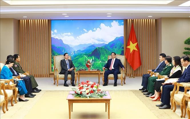 Вьетнам придаёт приоритетное значение всеобъемлющему сотрудничеству с Камбоджей  - ảnh 1