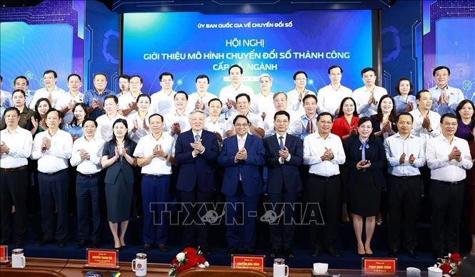 Премьер-министр Фам Минь Тинь: судебный сектор должен сосредоточить усилия на цифровой трансформации - ảnh 1