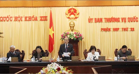 越南国会常务委员会第26次会议进入第二天 - ảnh 1