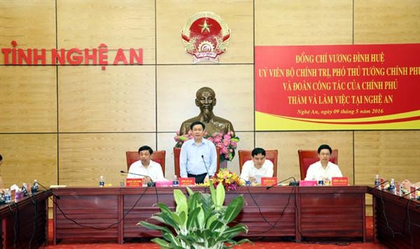 越南政府副总理王庭惠与义安省领导集体举行工作座谈会 - ảnh 1