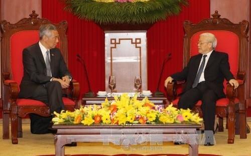 越南党和国家领导人会见新加坡总理李显龙 - ảnh 2