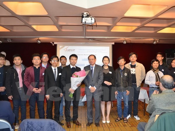 法国越南大学生协会举行第7次代表大会 - ảnh 1