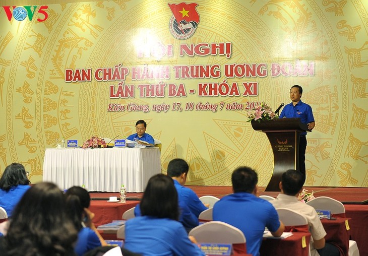 越南胡志明共产主义青年团第十一届中央委员会举行第三次会议 - ảnh 1