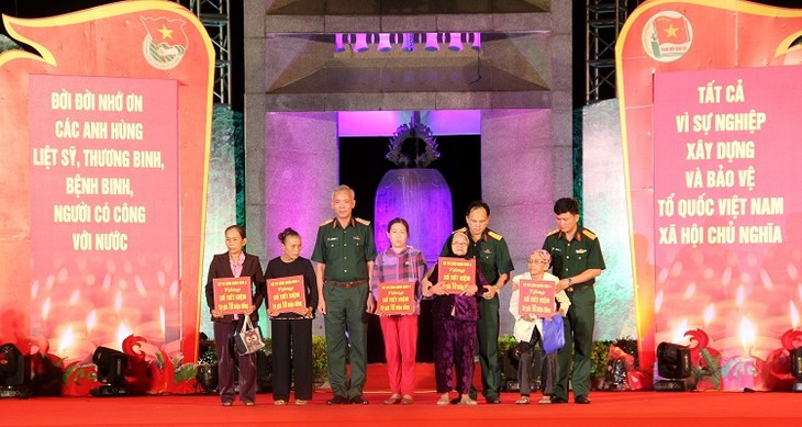 越南荣军烈士节71周年纪念活动纷纷举行 - ảnh 1