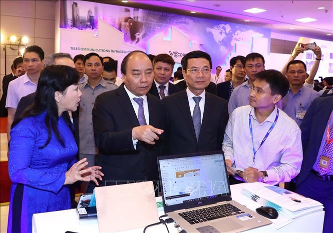 “在越南创新、在越南设计、越南掌握技术并主动生产”是越南技术企业的口号 - ảnh 1