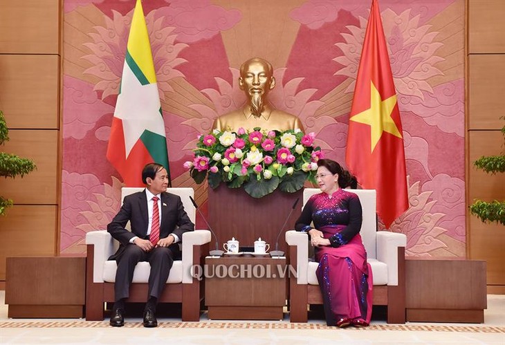 越南国会主席阮氏金银会见缅甸总统温敏 - ảnh 1