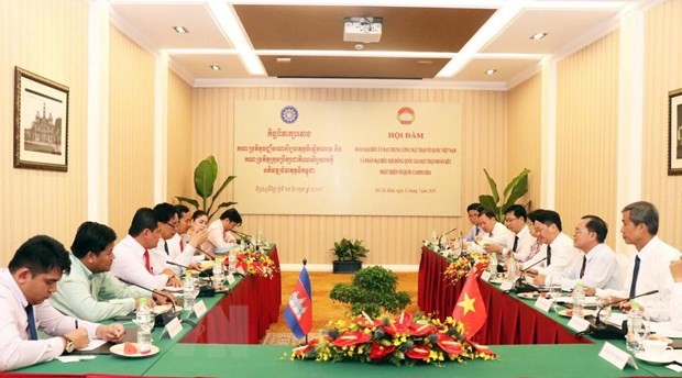 越南与柬埔寨加强祖国阵线工作合作 - ảnh 1