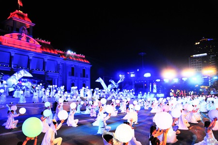សកម្មភាពសង្គមជាច្រើន ការពារបរិស្ថាននៅ Festival សមុទ្រ Nha Trang- Khanh Hoa ២០១៧ - ảnh 1
