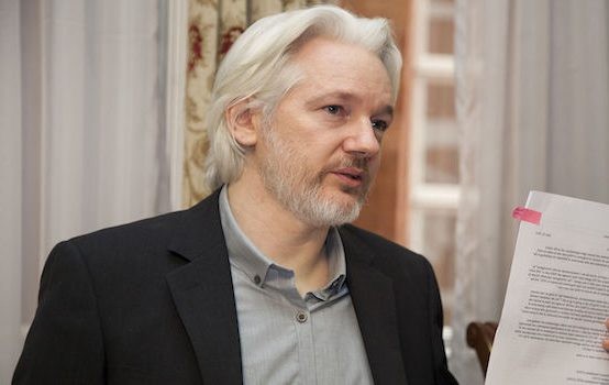 ការចាប់ខ្លួនស្ថាបនិក WikiLeaks - អេក្វាឌ័របានចាប់ខ្លួនសហការជិតស្និទ្ធរបស់លោក Assange - ảnh 1