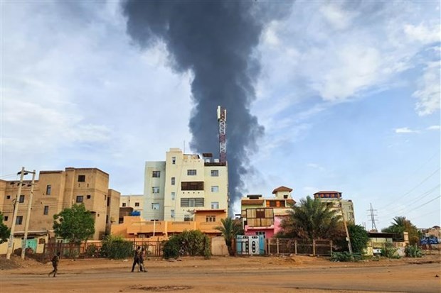 ការ​ប្រយុទ្ធ​គ្នា​នៅ​ស៊ូដង់៖ ​ជម្លោះបាន​​​ផ្ទុះ​ឡើងម្តង​​ទៀត​ក្នុង​រដ្ឋធានី Khartoum - ảnh 1