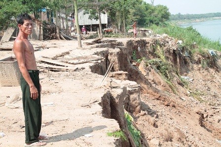 Cứu trợ khẩn cấp cho Việt kiều tại Campuchia mất nhà vì sạt lở đất - ảnh 2