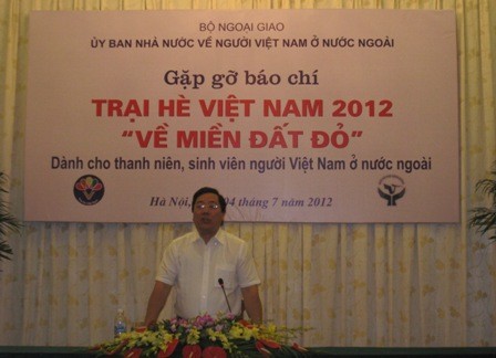 Trại hè Việt Nam 2012 - Về miền Đất Đỏ - ảnh 1