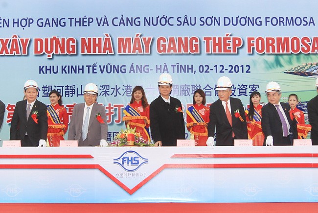 Thủ tướng Nguyễn Tấn Dũng thăm và làm việc tại Hà Tĩnh - ảnh 1