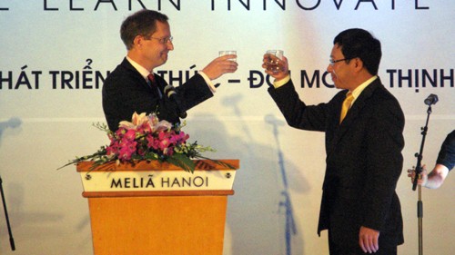 Kỷ niệm 40 năm quan hệ ngoại giao Việt Nam - Vương Quốc Anh - ảnh 1