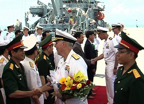 Tàu Hải quân Hoa Kỳ cập Cảng Đà Nẵng  - ảnh 1