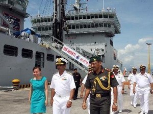 Tàu Hải quân Ấn Độ thăm thành phố Đà Nẵng - ảnh 1