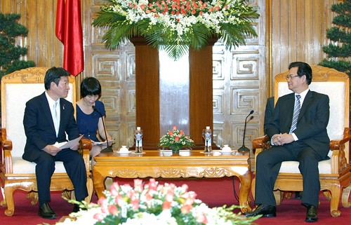 Thủ tướng Nguyễn Tấn Dũng tiếp Bộ trưởng Bộ Kinh tế, Thương mại và Công nghiệp Nhật Bản - ảnh 1