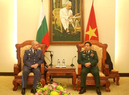 Quan hệ quốc phòng góp phần thúc đẩy quan hệ hợp tác Việt Nam - Bungari  - ảnh 1