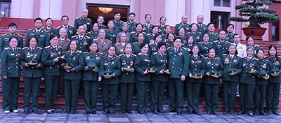 Bộ Quốc phòng gặp mặt Ban Liên lạc đơn vị nữ lái xe Trường Sơn - ảnh 1