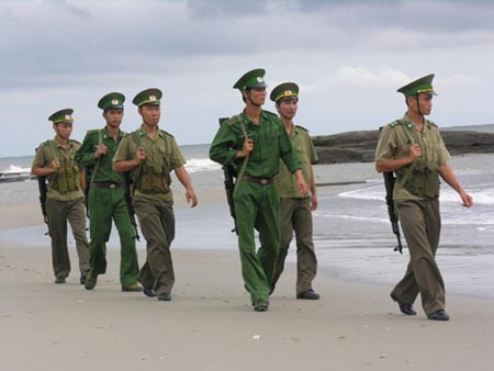 Giao lưu hữu nghị quốc phòng biên giới Việt - Trung năm 2014  - ảnh 1