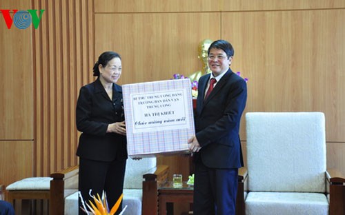 Bí thư Trung ương Đảng, Trưởng Ban Dân vận Trung ương Hà Thị Khiết chúc tết tại tỉnh Quang Nam - ảnh 1