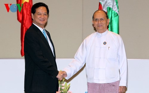 Thủ tướng Nguyễn Tấn Dũng hội kiến Tổng thống Myanmar  - ảnh 1
