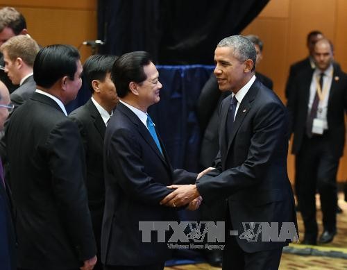 Thủ tướng gặp gỡ song phương với lãnh đạo một số nước bên lề Hội nghị Cấp cao ASEAN 27 - ảnh 2