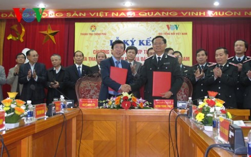 Thanh tra Chính phủ ký kết chương trình phối hợp với Đài Tiếng nói Việt Nam - ảnh 1