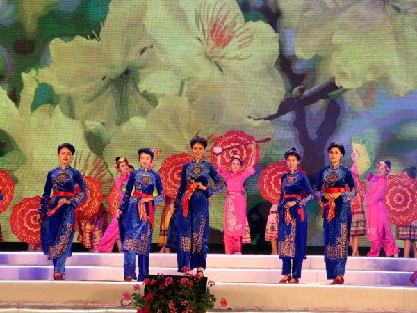 Lễ hội hoa Anh đào - Mai vàng Yên Tử diễn ra vào tháng 3/2017  - ảnh 1
