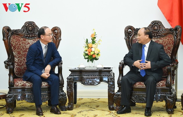 Thủ tướng Nguyễn Xuân Phúc tiếp Tổng Giám đốc Tổ hợp Samsung Việt Nam - ảnh 1